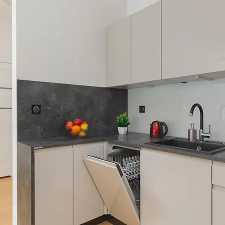 Dzielna Wola By Renters Apartamento Varsóvia