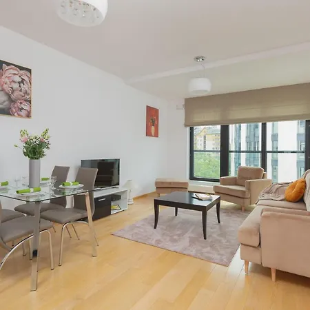 Apartamento Dzielna Wola By Renters