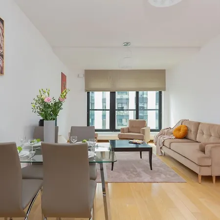 Apartment Dzielna Wola By Renters Warschau